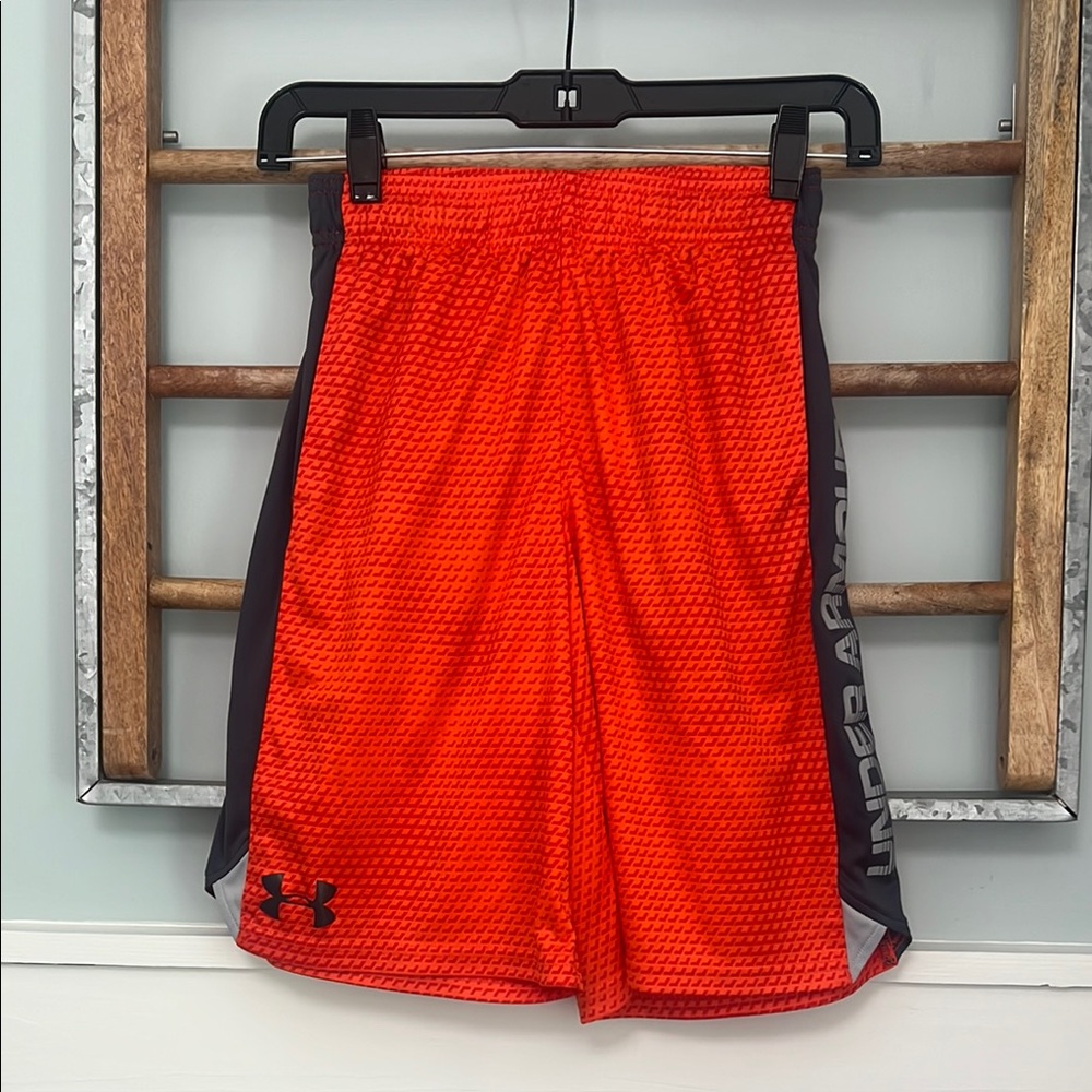 Boys under Armour performance shorts, size medium